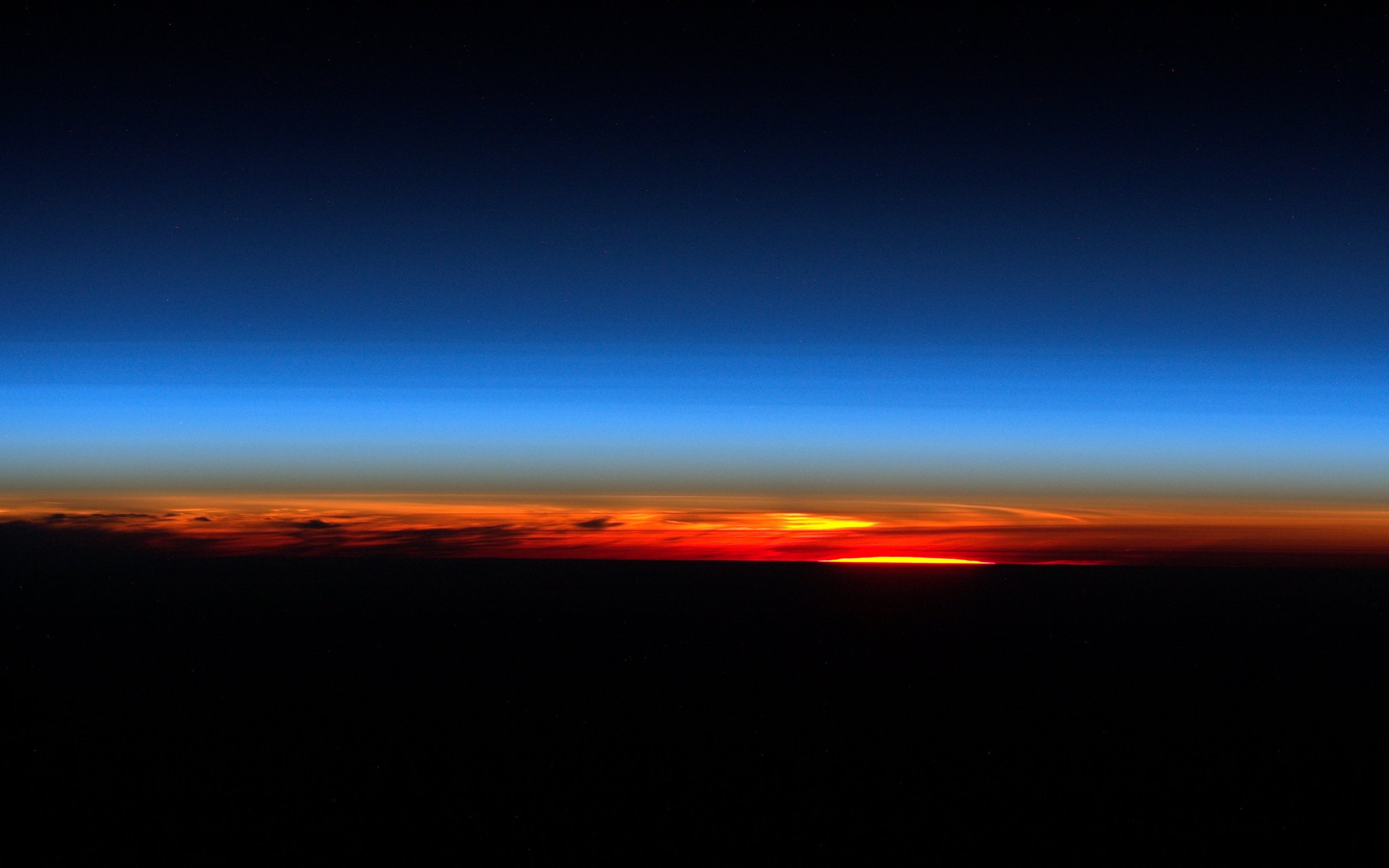 [:ja]【宇宙からの地球絶景】No.13: 宇宙と地球の色[:en][Earthview Wonders] No.13: Color of Earth and Space[:]