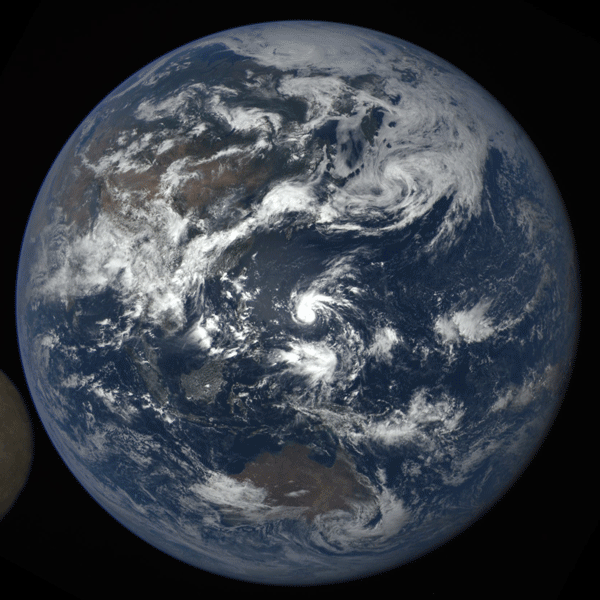 20150712_Earthview_NOAA_EpicMoon