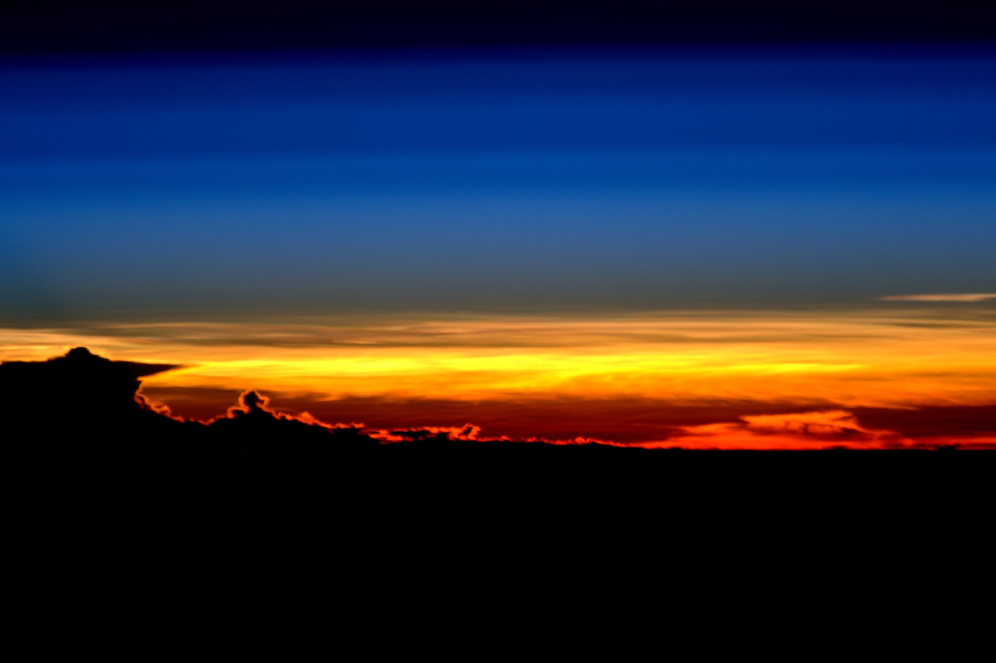 [:ja]【宇宙からの地球絶景】No.39: 地球の夜明け[:en][Earthview Wonders] No.39: Sunrise[:]