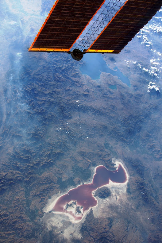 [:ja]【宇宙からの地球絶景】No.57: イランの死海ウルミア湖[:en][Earthview Wonders] No.57: Lake Urmia of Iran[:]