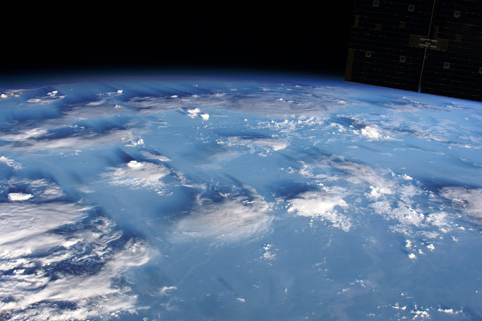 [:ja]【宇宙からの地球絶景】No.63: 宇宙からの日没前の地球[:en][Earthview Wonders] No.63: Earth just before Sunset[:]