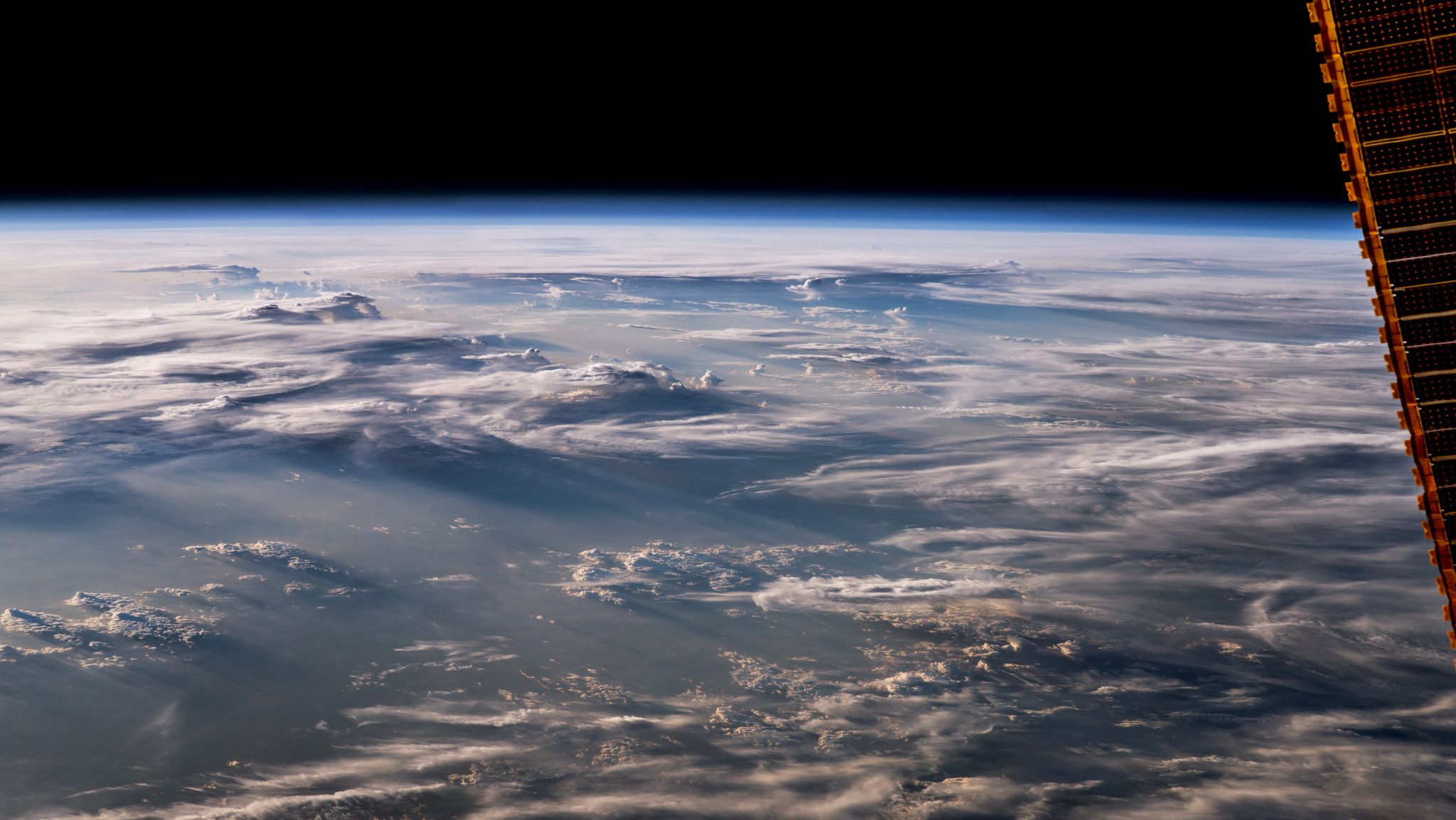 [:ja]【宇宙からの地球絶景】No.82: 雲の影[:en][Earthview Wonders] No.82: Cloud Shadows[:]
