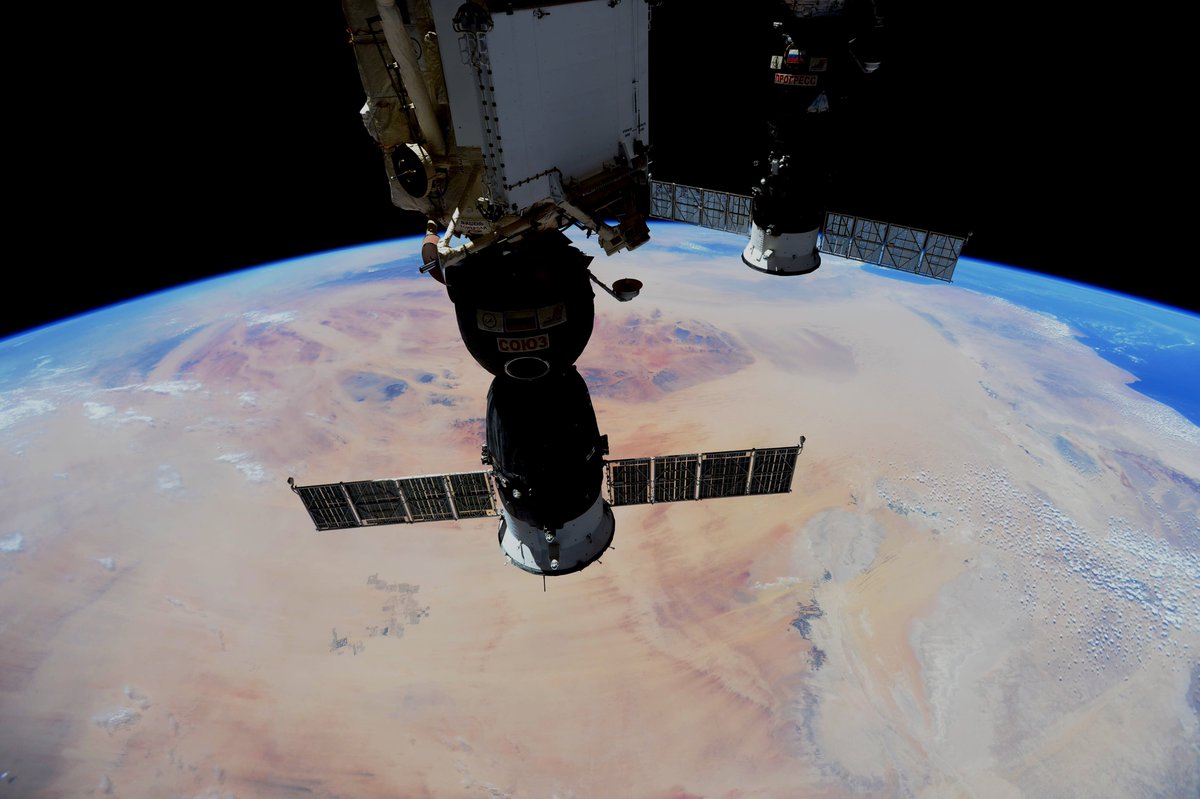 [:ja]【宇宙からの地球絶景】No.79: ソユーズとアフリカ大陸[:en][Earthview Wonders] No.79: Soyuz and Africa[:]
