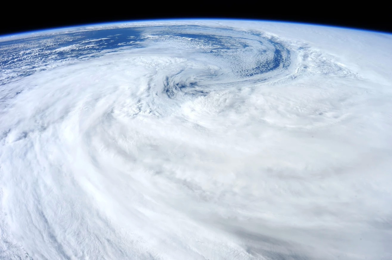 [:ja]【宇宙からの地球絶景】No.84: 低気圧[:en][Earthview Wonders] No.84: Low Pressure System[:]