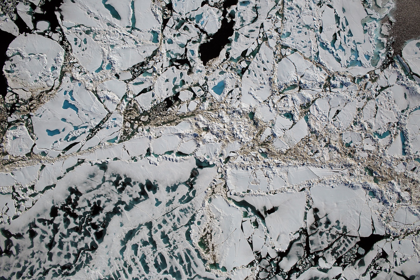 [:ja]【宇宙からの地球絶景】No.34: 北極海の解氷池[:en][Earthview Wonders] No.34: Melt Ponds of Arctic Sea[:]