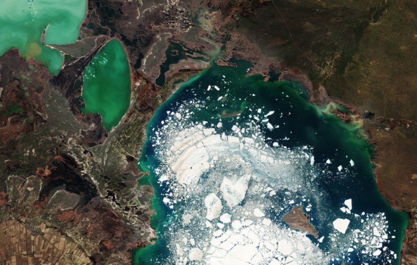 [:ja]【宇宙からの地球絶景】No.93: カザフスタンのアラコル湖[:en][Earthview Wonders] No.93: Kazakhstan’s Lake Alakol[:]