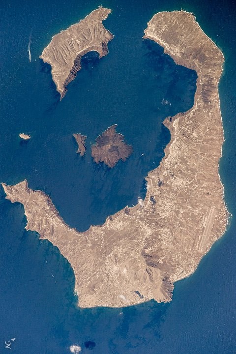 [:ja]【宇宙からの地球絶景】No.113: サントリーニ島[:en][Earthview Wonders] No.113: Santorini Island[:]