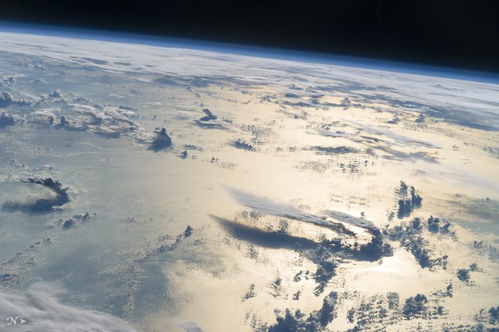 [:ja]【宇宙からの地球絶景】No.136: フィリピン海の雲景[:en][Earthview Wonders] No.136: Cloudscape Over the Philippine Sea[:]
