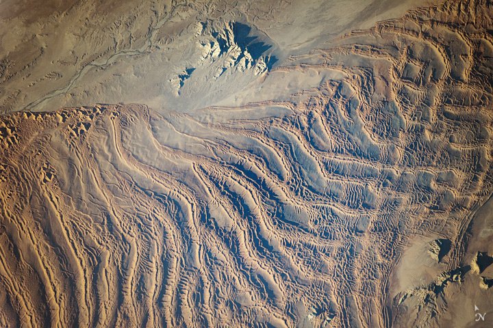 [:ja]【宇宙からの地球絶景】No.145: ナミビアのツォンダブ砂丘🇳🇦[:]