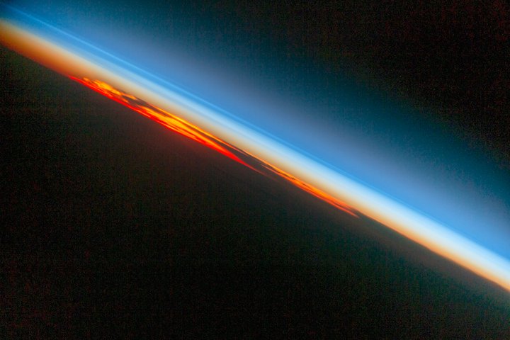 [:ja]【宇宙からの地球絶景】No.141: 南大西洋の日没[:en][Earthview Wonders] No.141: South Atlantic Sunset[:]