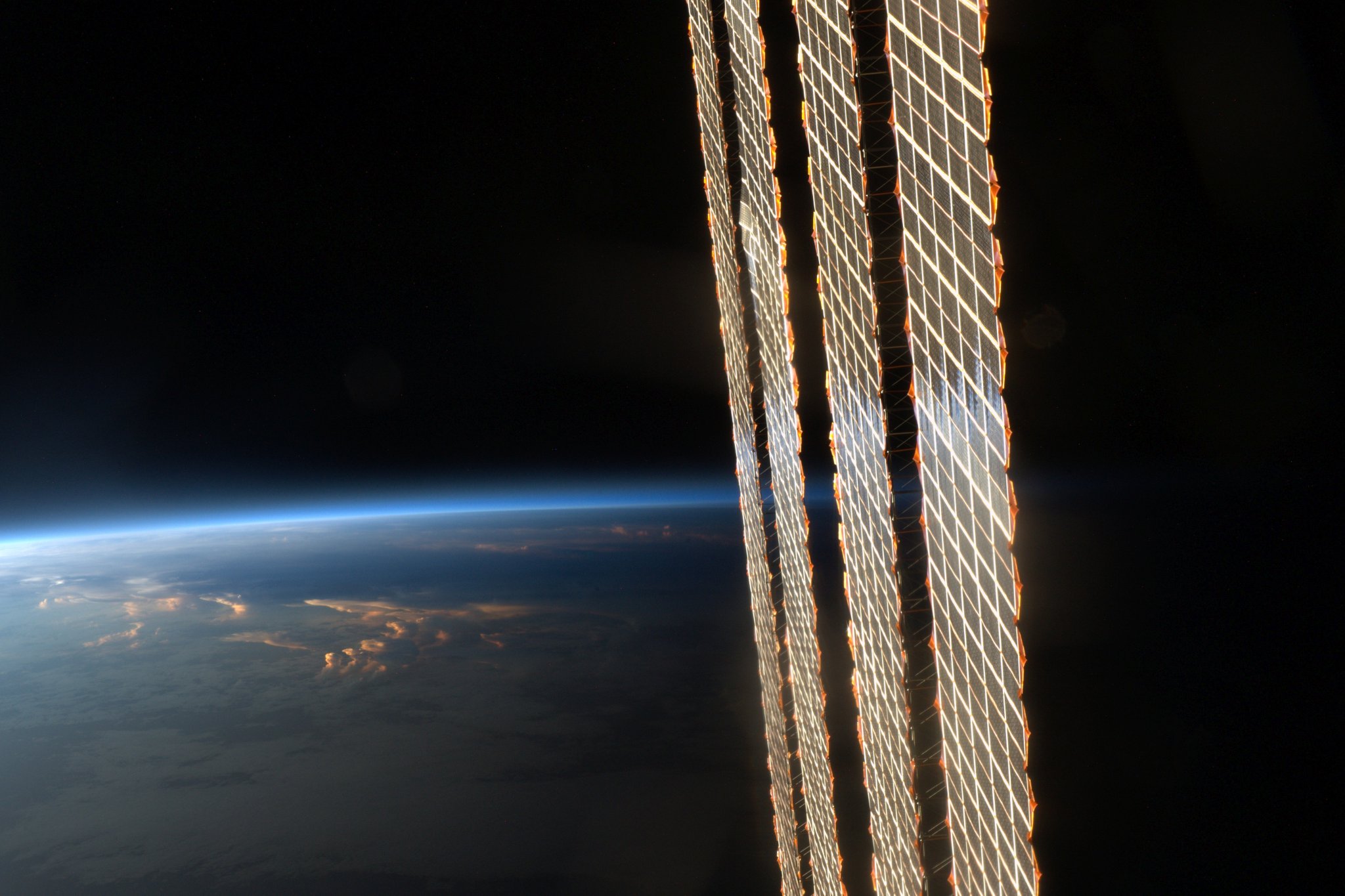 [:ja]【宇宙からの地球絶景】No.177: 宇宙からの黄昏[:en][Earthview Wonders] No.177: Twilight Zone[:]