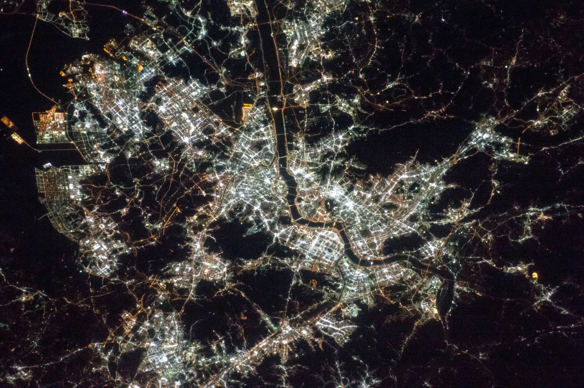 [:ja]【宇宙からの地球絶景】No.188: 韓国・ソウル🇰🇷[:en][Earthview Wonders] No.188: Seoul, South Korea🇰🇷[:]