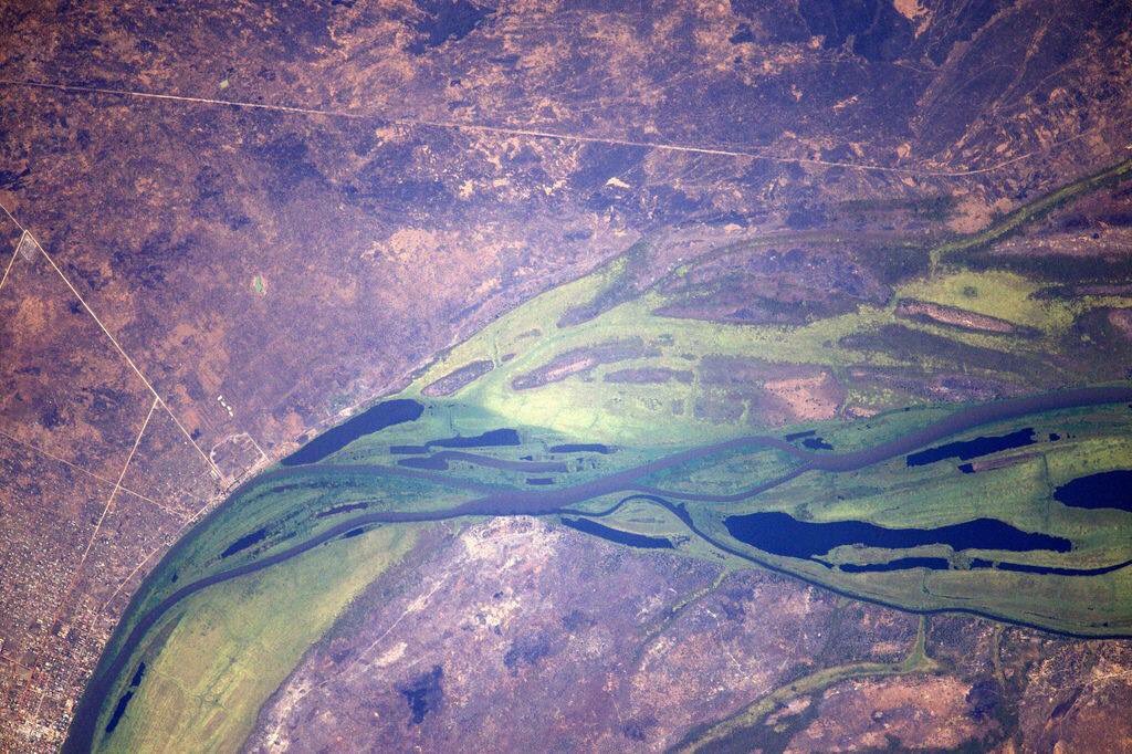 [:ja]【宇宙からの地球絶景】No.216: 南スーダンを流れる白ナイル川🇸🇸[:en][Earthview Wonders] No.216: White Nile of South Sudan🇸🇸[:]