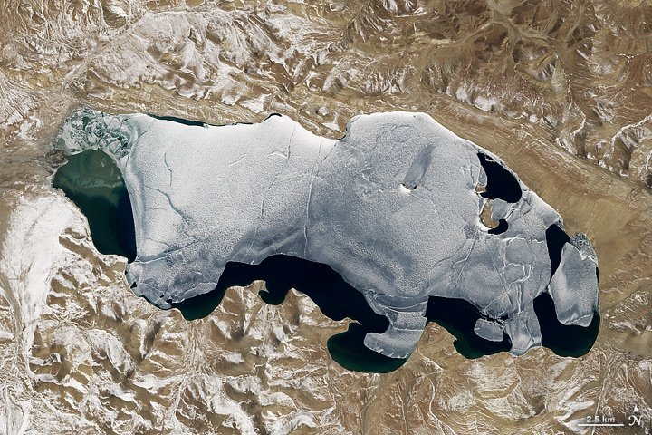 [:ja]【宇宙からの地球絶景】No.211: チベットのプマユムツォ湖（普莫雍錯）🇨🇳[:en][Earthview Wonders] No.211: Puma Yumco of Tibet, China🇨🇳[:]