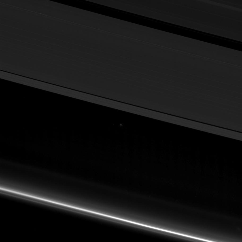 [:ja]【宇宙からの地球絶景】No.232: 土星の輪から見た地球[:en][Earthview Wonders] No.232: Earth from Saturn’s Rings[:]