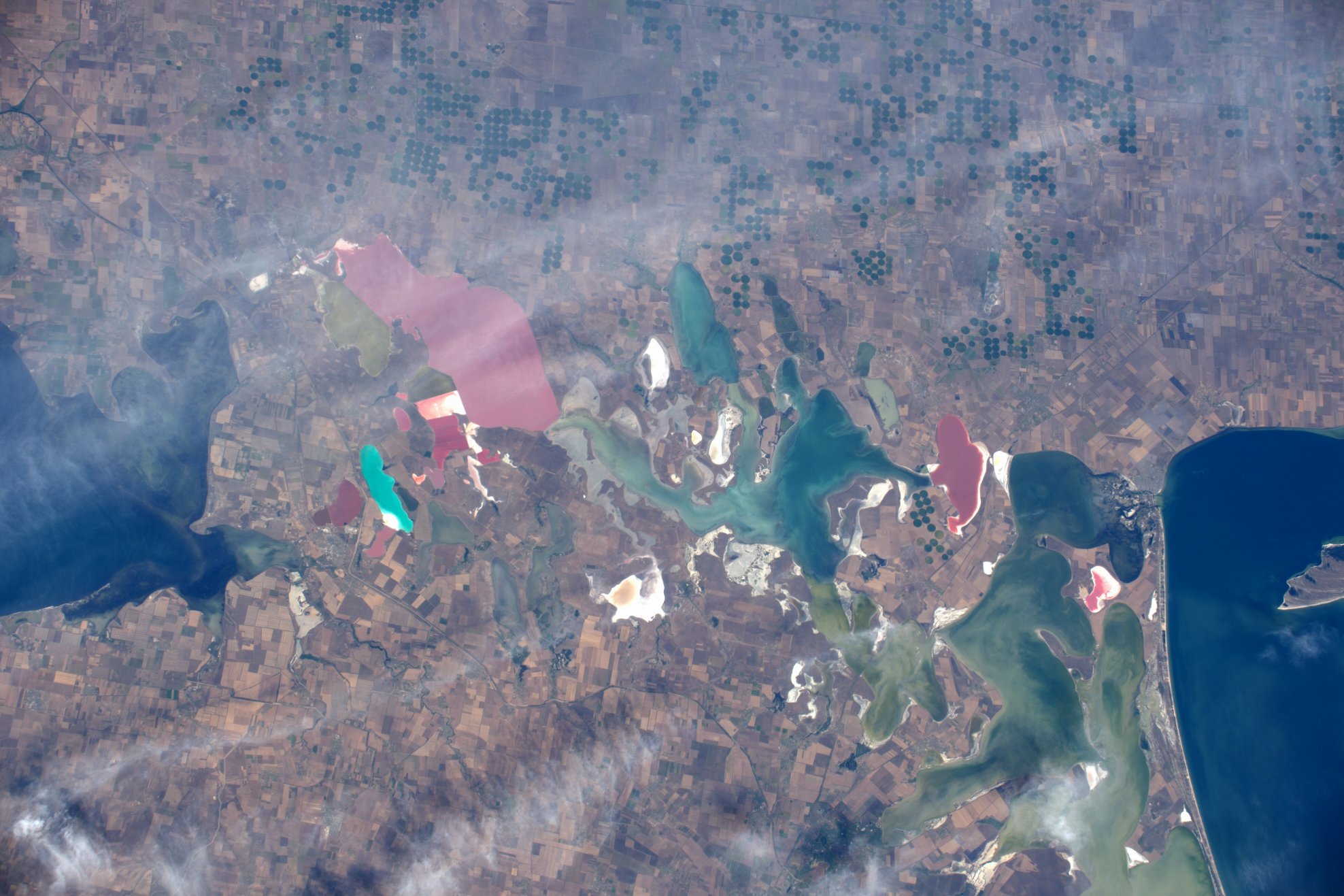 [:ja]【宇宙からの地球絶景】No.281: クリミア半島🇺🇦🇷🇺[:en][Earthview Wonders] No.281: Crimea🇺🇦🇷🇺[:]