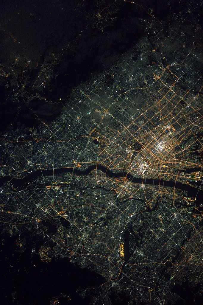 [:ja]【宇宙からの地球絶景】No.264: 夜の大阪🇯🇵[:en][Earthview Wonders] No.264: Osaka of Japan at Night🇯🇵[:]