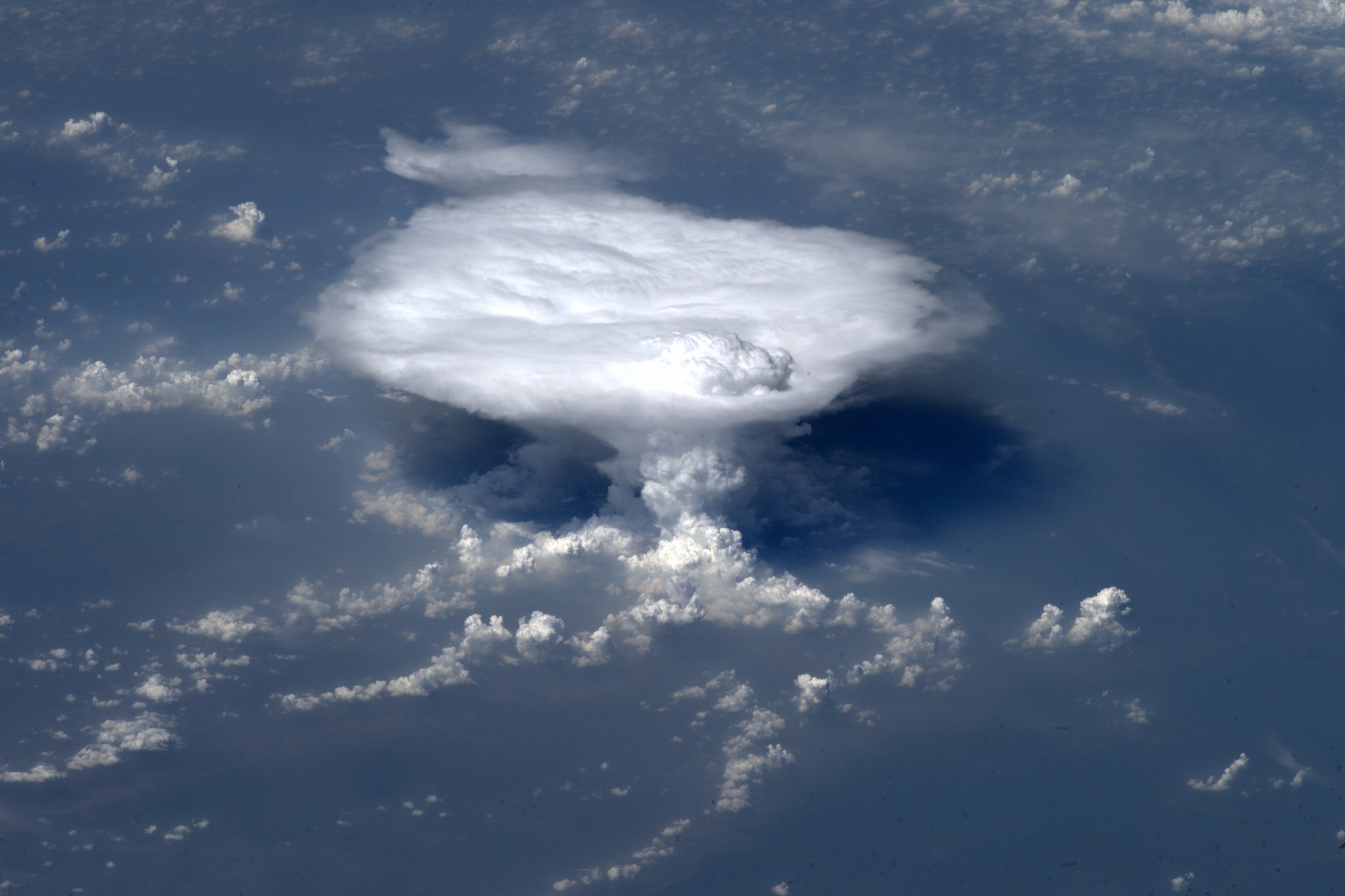 [:ja]【宇宙からの地球絶景】No.312: インドの巨大積乱雲🇮🇳🇳🇵[:en][Earthview Wonders] No.312: Cumulonimbus over India🇮🇳🇳🇵[:]