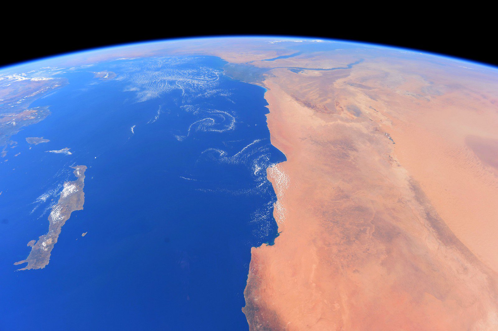 [:ja]【宇宙からの地球絶景】No.332: 地中海の人の顔🇱🇾🇪🇬[:en][Earthview Wonders] No.332: Human Face of Mediterranean Sea🇱🇾🇪🇬[:]