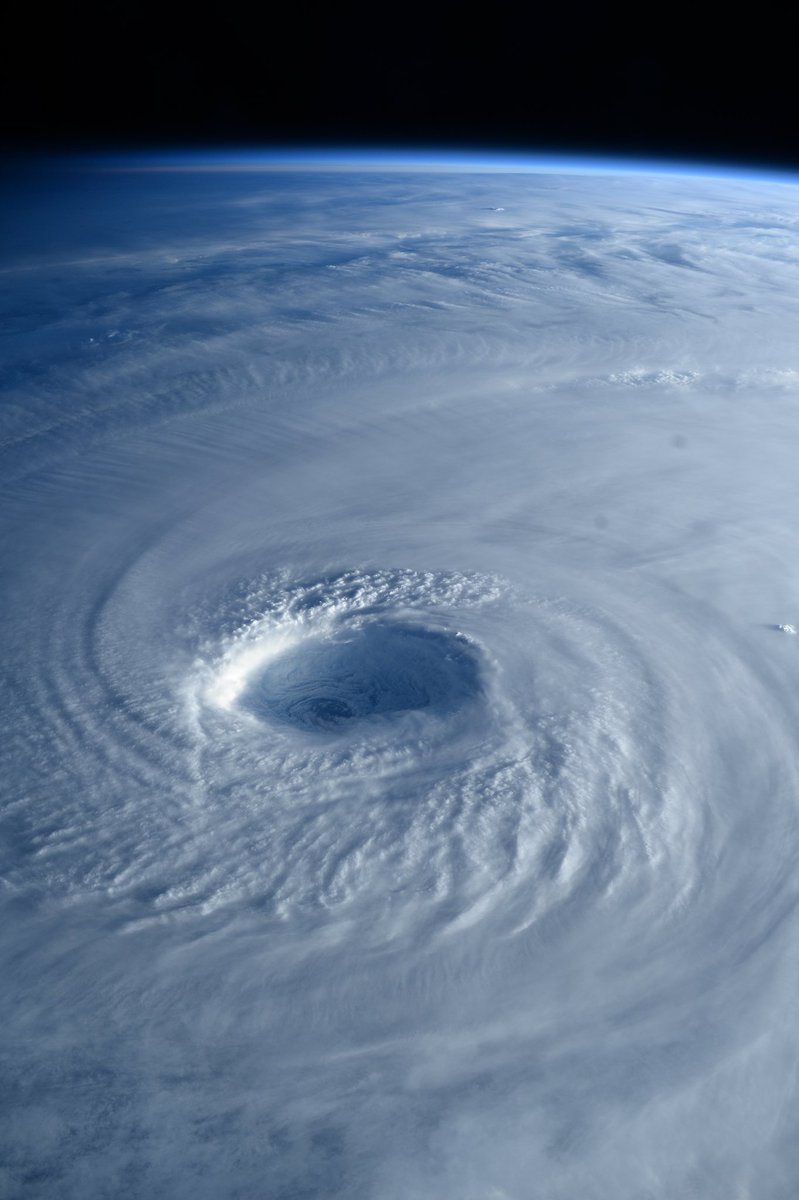 [:ja]【宇宙からの地球絶景】No.361: 台風21号[:en][Earthview Wonders] No.361: Typhoon Lan[:]