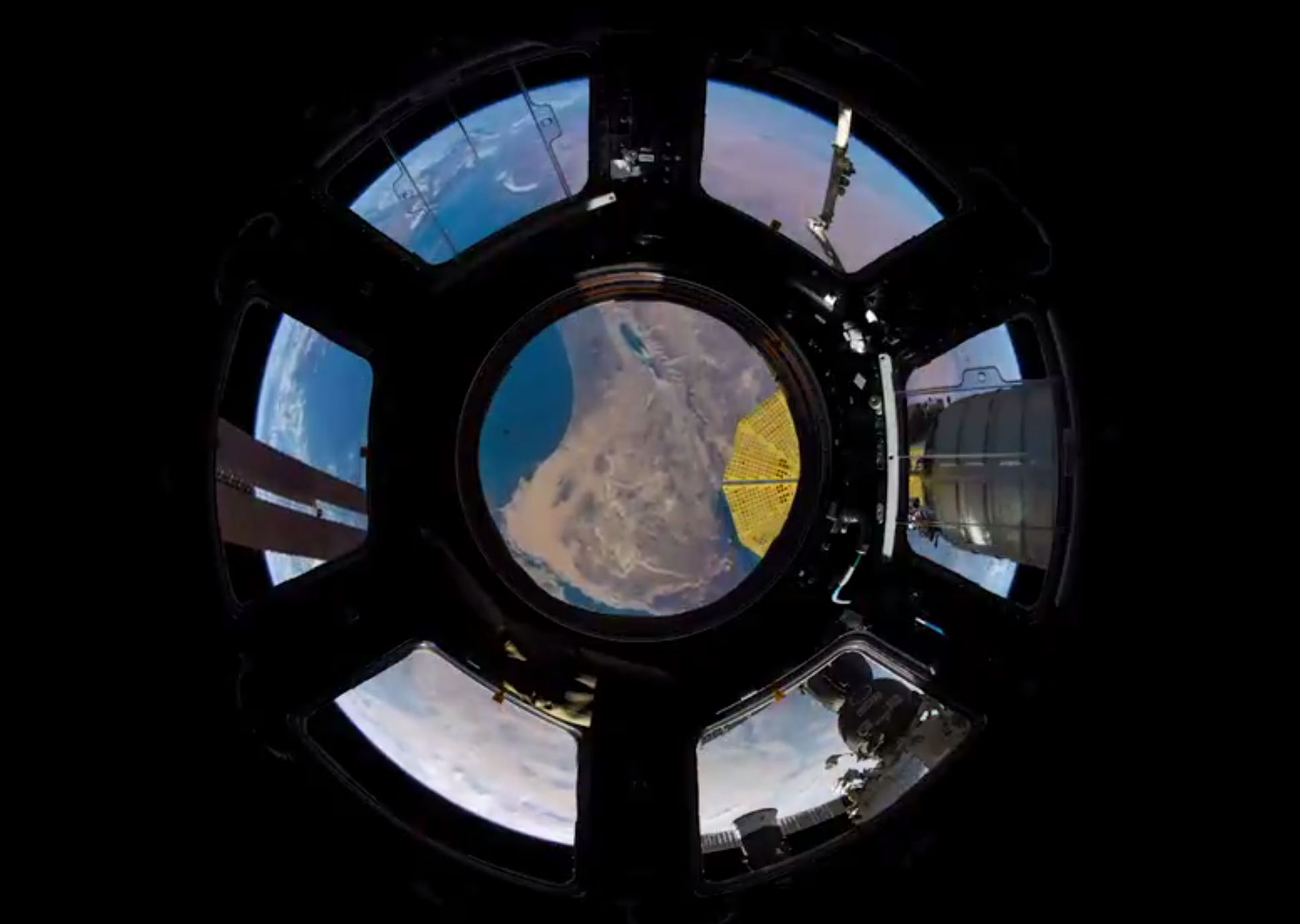 [:ja]【宇宙からの地球絶景】【動画】No.408: キューポラからの地球[:en][Earthview Wonders][Video] No.408: Earth Through Cupola[:]