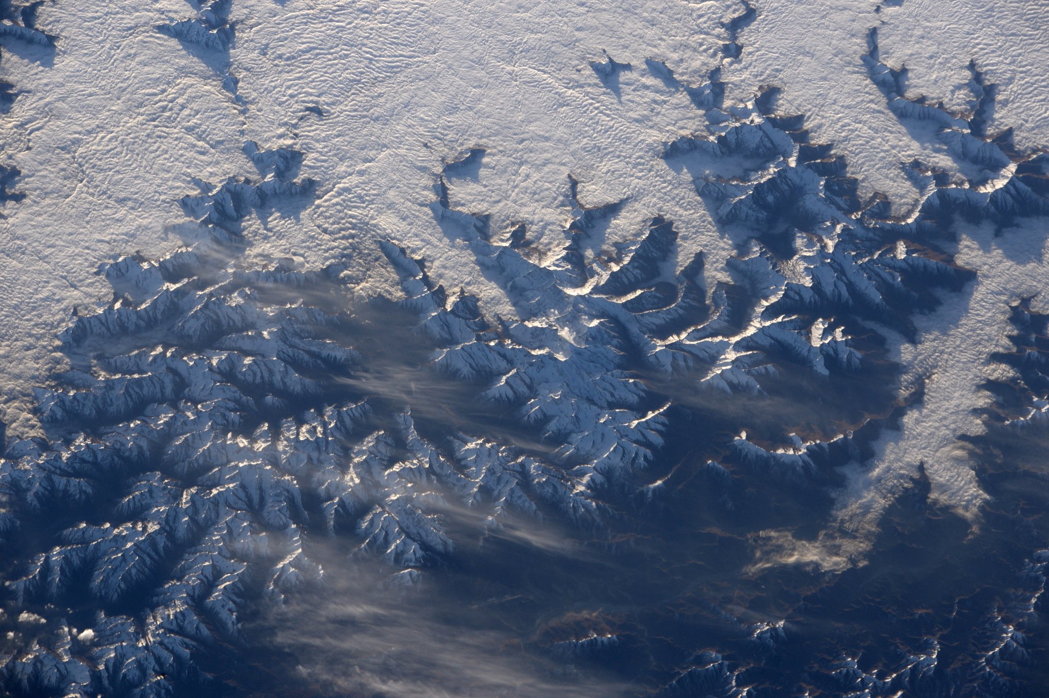 [:ja]【宇宙からの地球絶景】No.423: 成都北部の龍門山脈と雲🇨🇳[:en][Earthview Wonders] No.423: Longmen Mountains and Clouds🇨🇳[:]