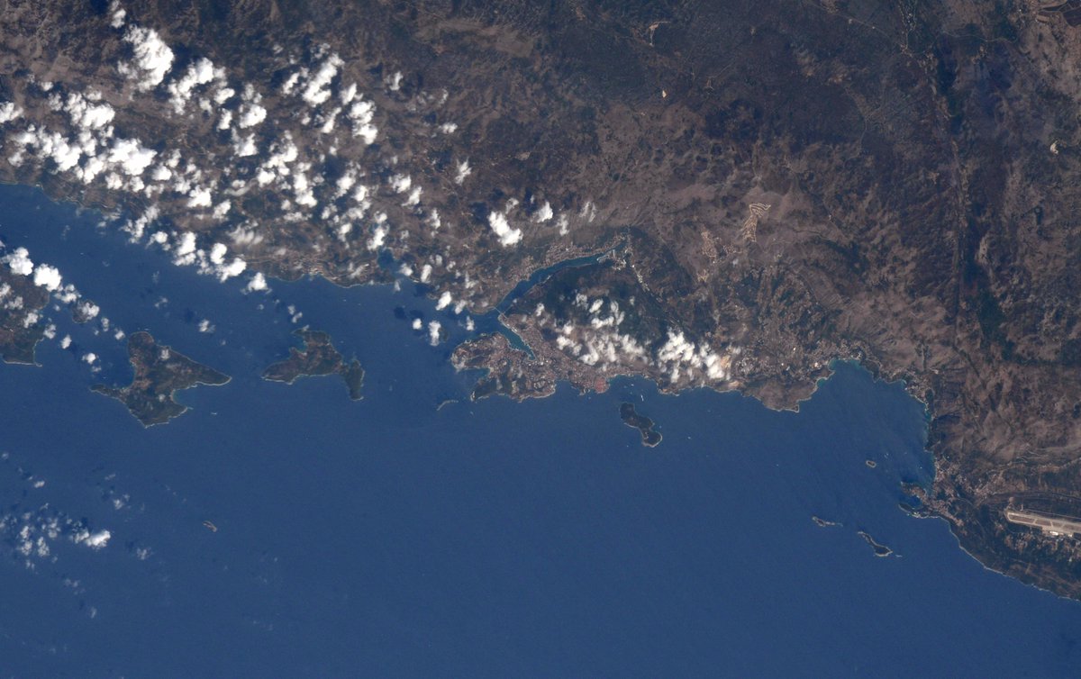 [:ja]【宇宙からの地球絶景】No.441: クロアチアのドブロブニク🇭🇷[:en][Earthview Wonders] No.441: Dubrovnik, Croatia🇭🇷[:]