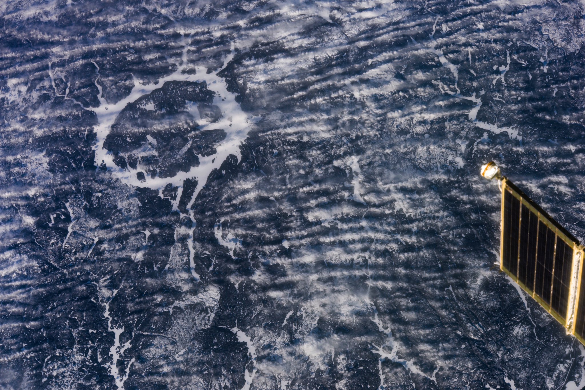[:ja]【宇宙からの地球絶景】No.451: マニクアガン・クレーター🇨🇦[:en][Earthview Wonders] No.451: Manicouagan Crater🇨🇦[:]