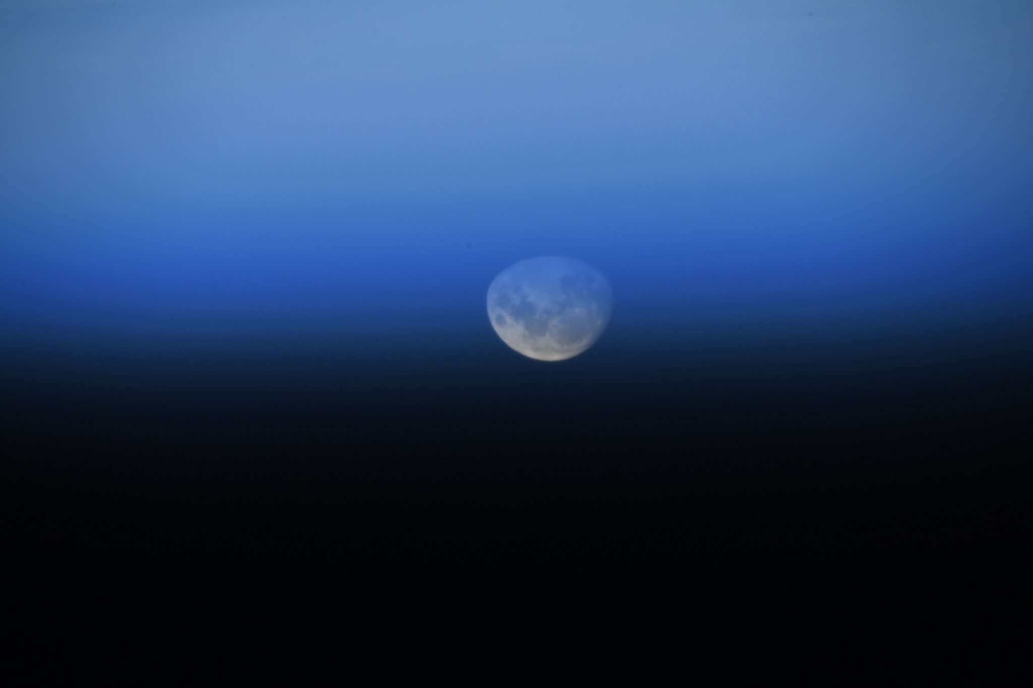 [:ja]【宇宙からの地球絶景】No.459: 地球越しの月[:en][Earthview Wonders] No.459: Moon Behind Earth[:]