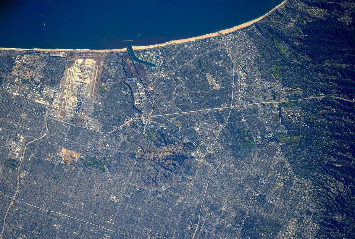 [:ja]【宇宙からの地球絶景】No.476: ロサンゼルスのサンタモニカ🇺🇸[:en][Earthview Wonders] No.476: Santa Monica, LA🇺🇸[:]