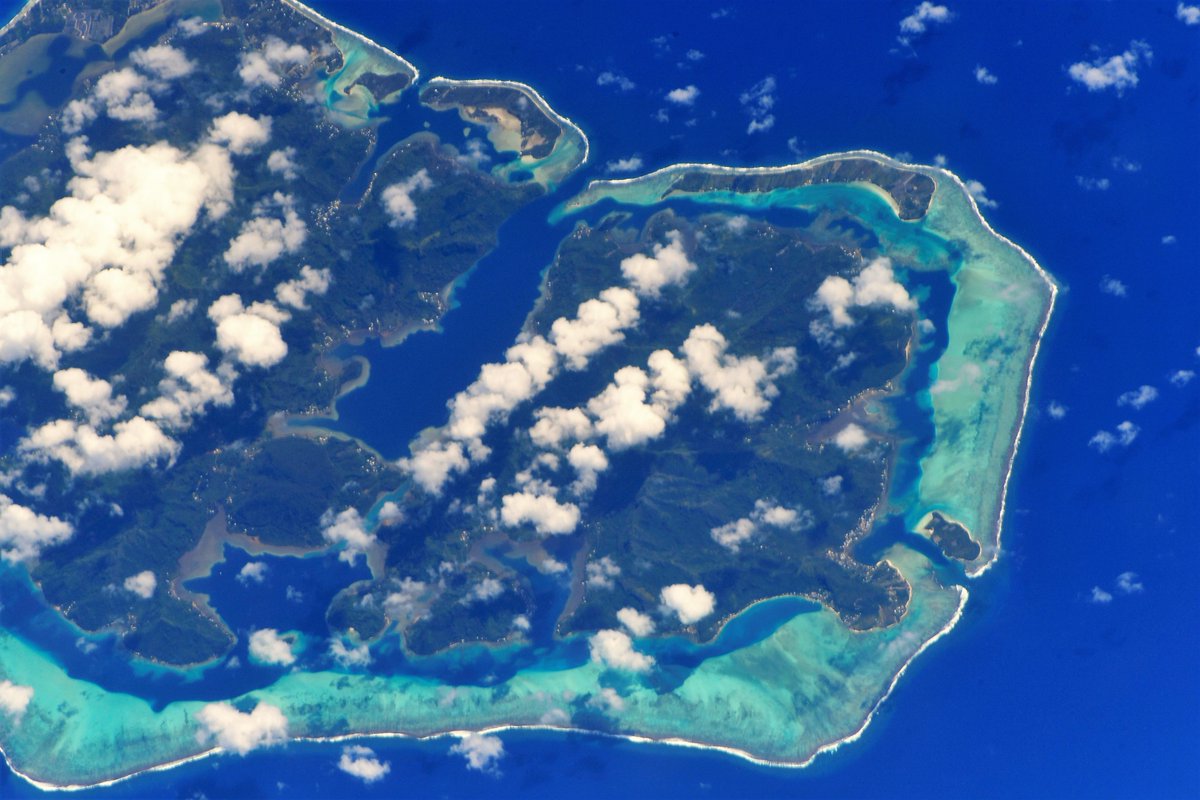 [:ja]【宇宙からの地球絶景】No.474: 仏領ポリネシアのフアヒネ島🇵🇫[:en][Earthview Wonders] No.474: Huahine Island, French Polynesia🇵🇫[:]