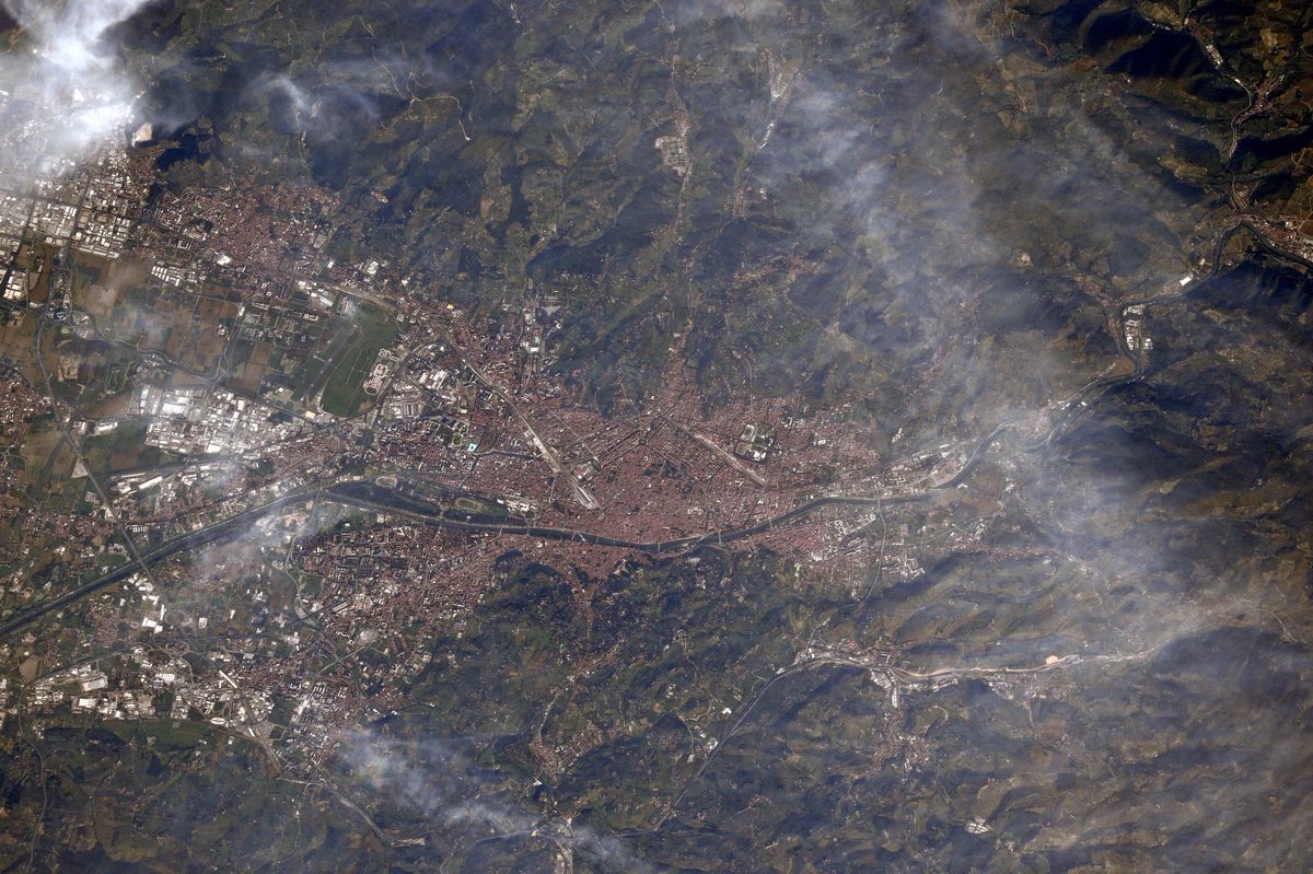 [:ja]【宇宙からの地球絶景】No.517: イタリアのフィレンツェ🇮🇹[:en][Earthview Wonders] No.517: Florence, Italy🇮🇹[:]