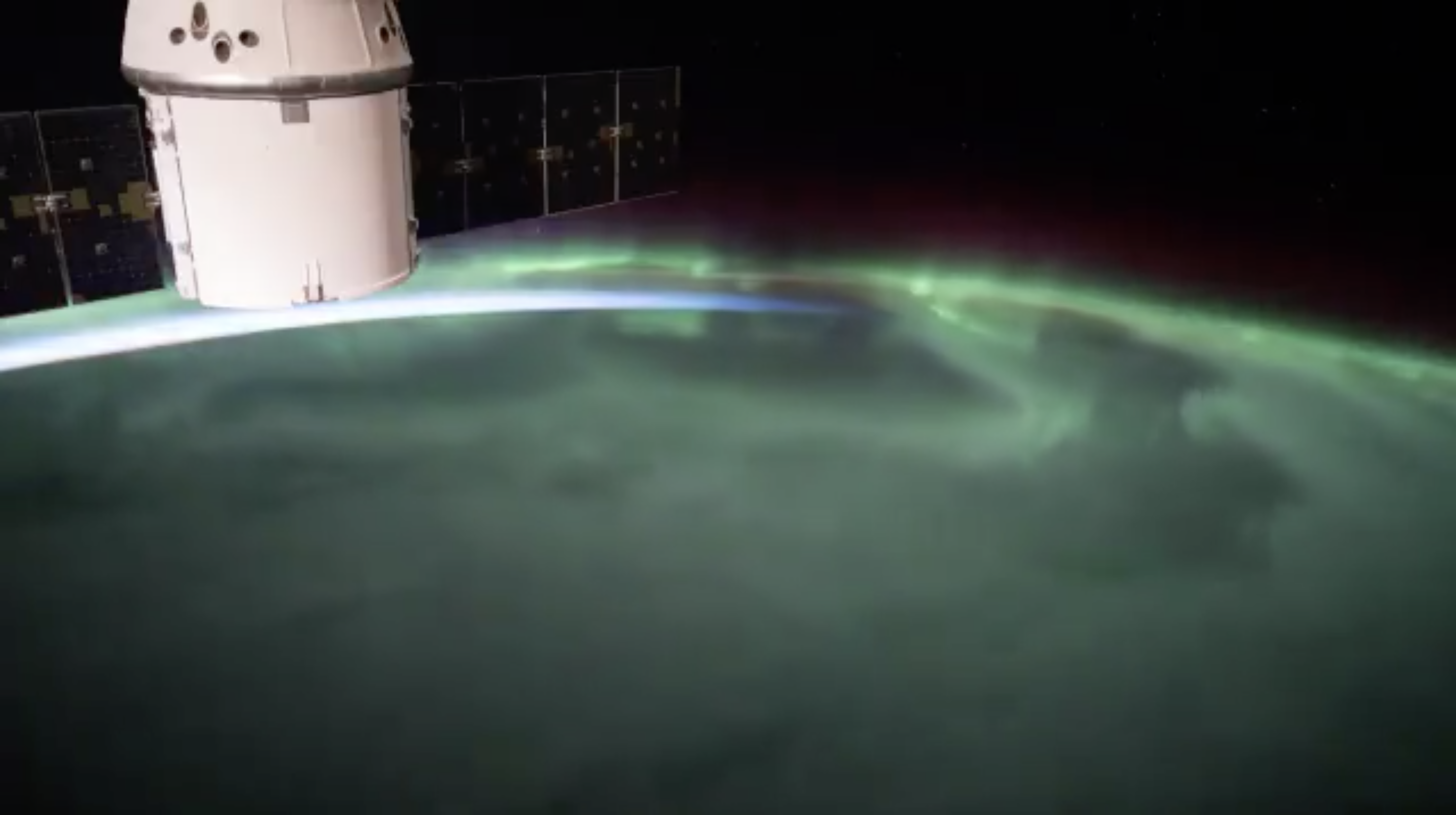 [:ja]【宇宙からの地球絶景】【動画】No.499: オーロラと夜明け[:en][Earthview Wonders][Video] No.499: Aurora and Dawn[:]