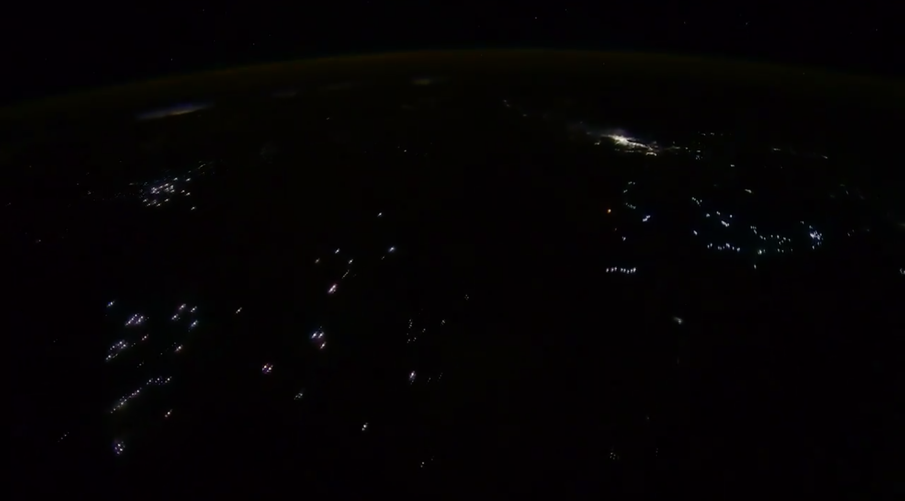 [:ja]【宇宙からの地球絶景】【動画】No.515: 台湾沖の夜漁🇹🇼[:en][Earthview Wonders][Video] No.515: Night Fishing Offshore Taiwan🇹🇼[:]