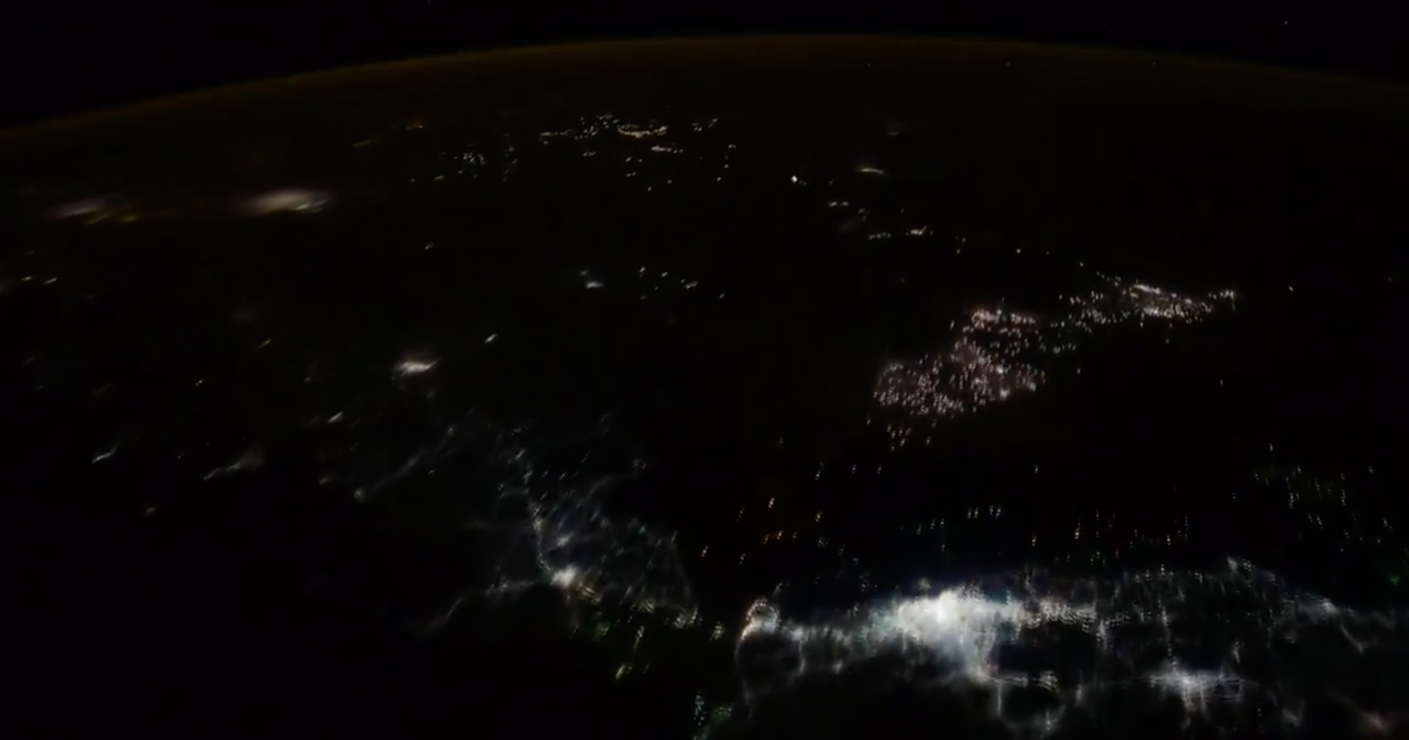[:ja]【宇宙からの地球絶景】No.525: インドネシアから日本へ🇮🇩🇵🇭🇯🇵[:en][Earthview Wonders][Video] No.525: From Indonesia To Japan🇮🇩🇵🇭🇯🇵[:]