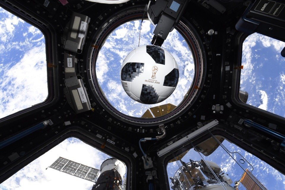 [:ja]【宇宙からの地球絶景】No.528: 地球とサッカーWカップ[:en][Earthview Wonders] No.528: Earth and Soccer Worldcup[:]
