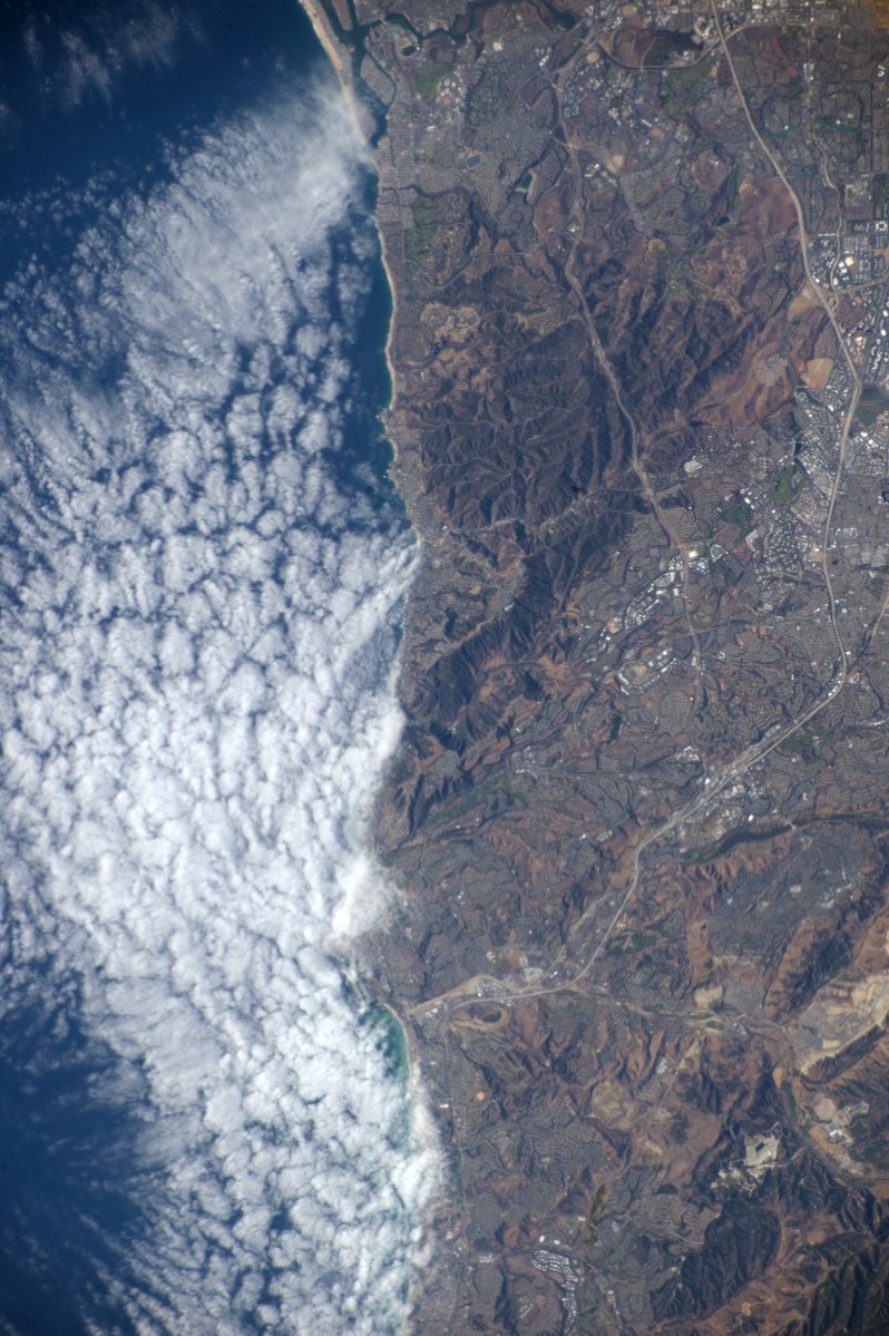 [:ja]【宇宙からの地球絶景】No.542: ラグナ・ビーチ🇺🇸[:en][Earthview Wonders] No.542: Laguna Beach🇺🇸[:]