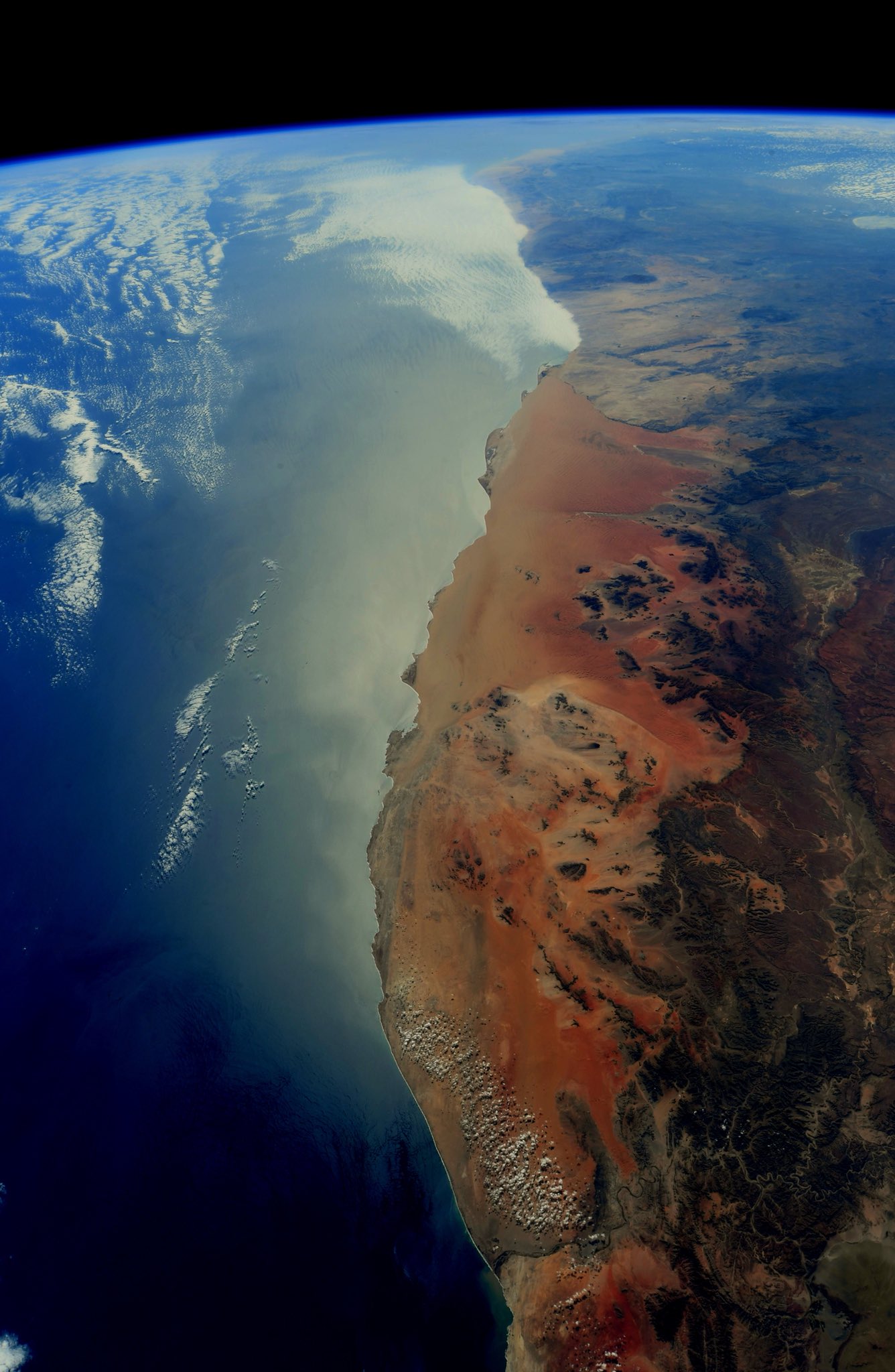 [:ja]【宇宙からの地球絶景】No.554: ナミブ砂漠のスケルトンコースト🇳🇦[:en][Earthview Wonders] No.554: Skeleton Coast, Namibia🇳🇦[:]