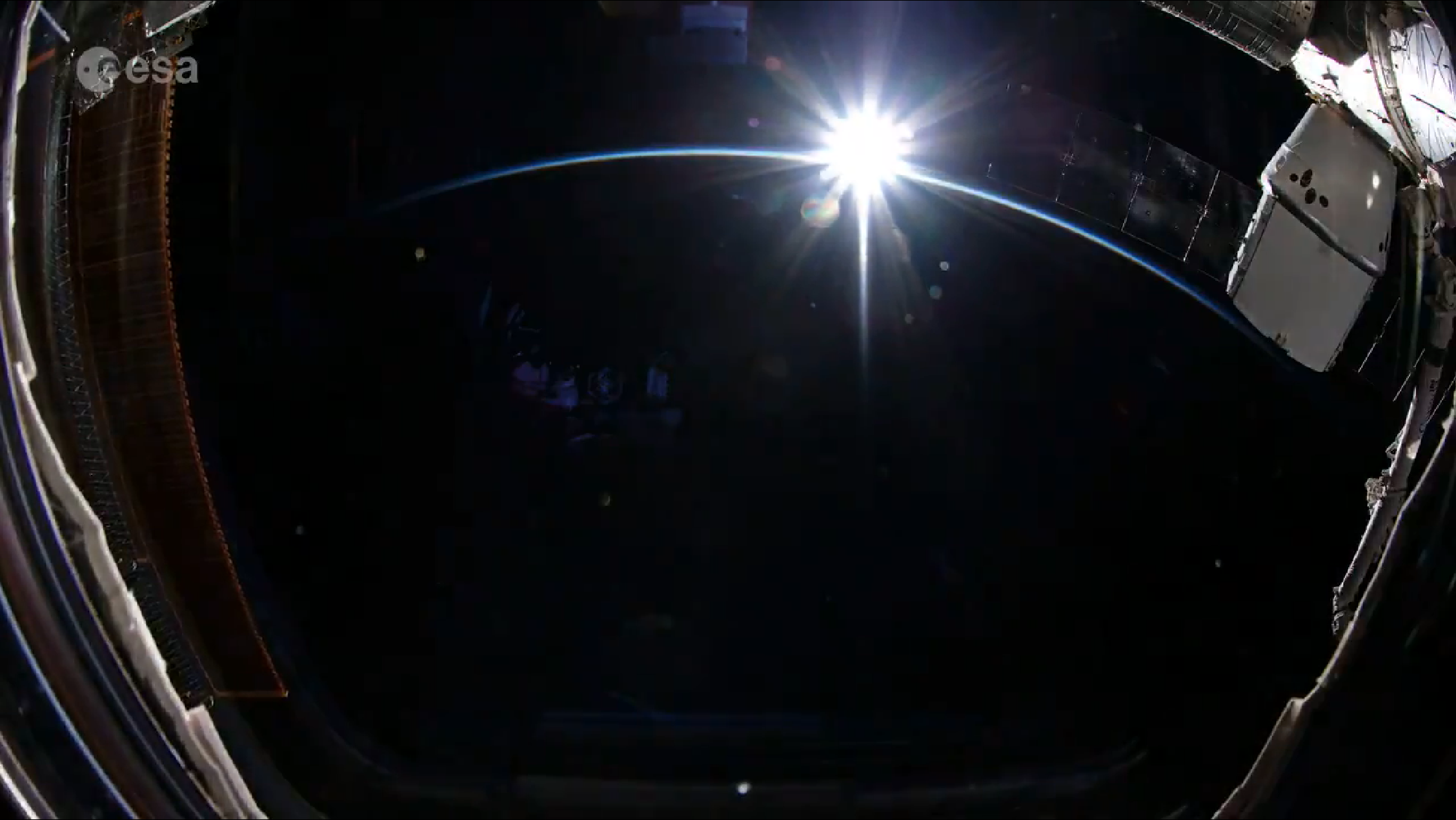 [:ja]【宇宙からの地球絶景】【動画】No.565: 宇宙からの日の出[:en][Earthview Wonders][Video] No.565: Sunrise From Space[:]