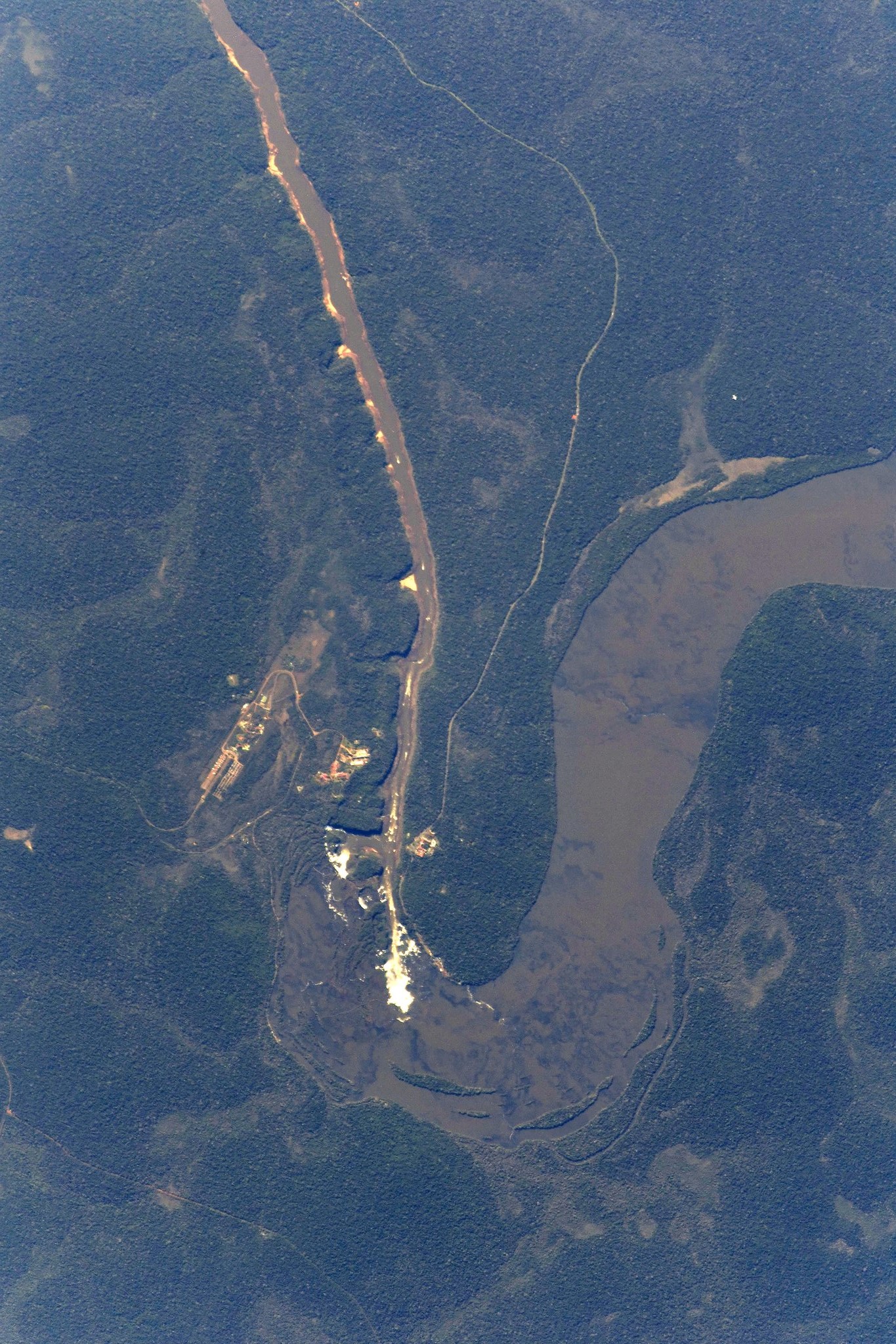 [:ja]【宇宙からの地球絶景】No.562: イグアスの滝🇦🇷🇧🇷[:en][Earthview Wonders] No.562: Iguazu Falls🇦🇷🇧🇷[:]