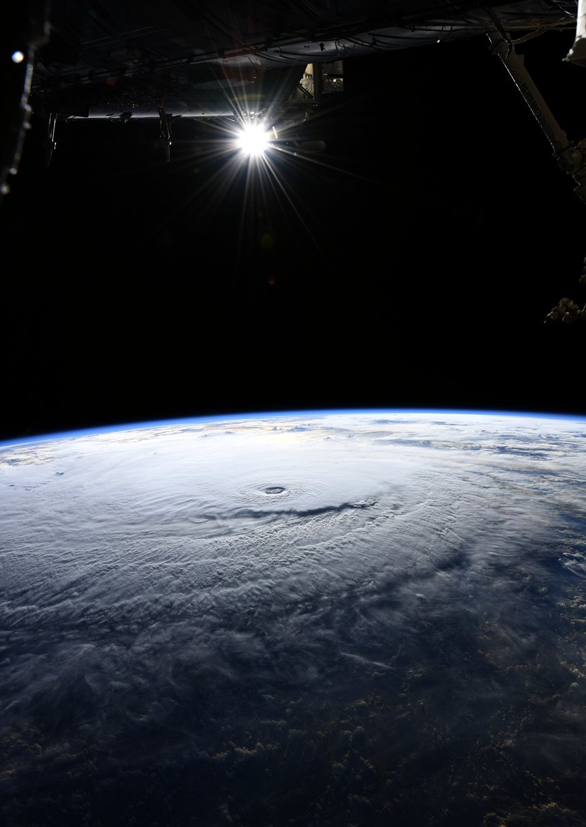 [:ja]【宇宙からの地球絶景】No.583: ハリケーンレーン🇺🇸[:en][Earthview Wonders] No.583: Hurricane Lane🇺🇸[:]