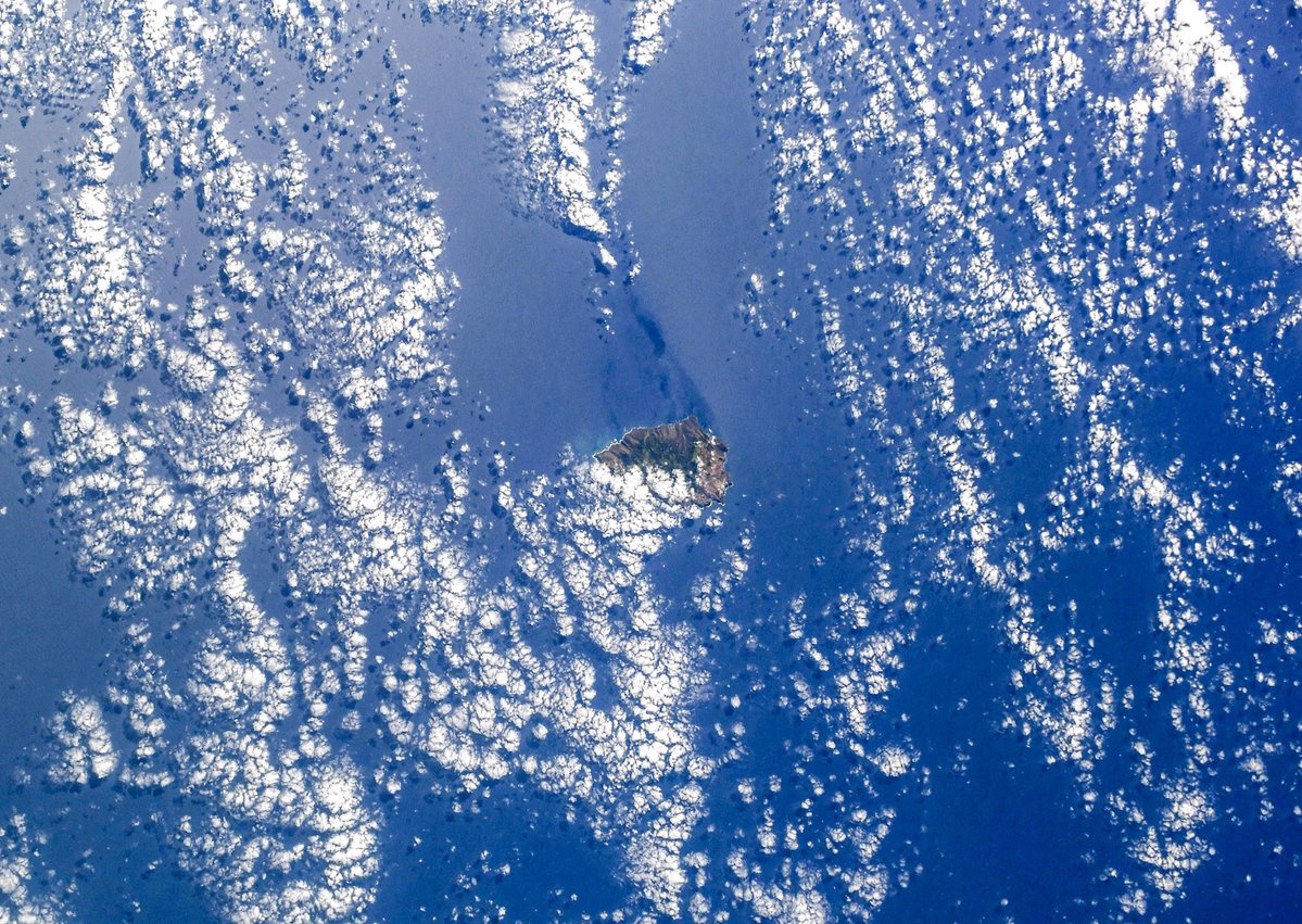 [:ja]【宇宙からの地球絶景】No.587: セントヘレナ島🇸🇭[:en][Earthview Wonders] No.587: Saint Helena🇸🇭[:]