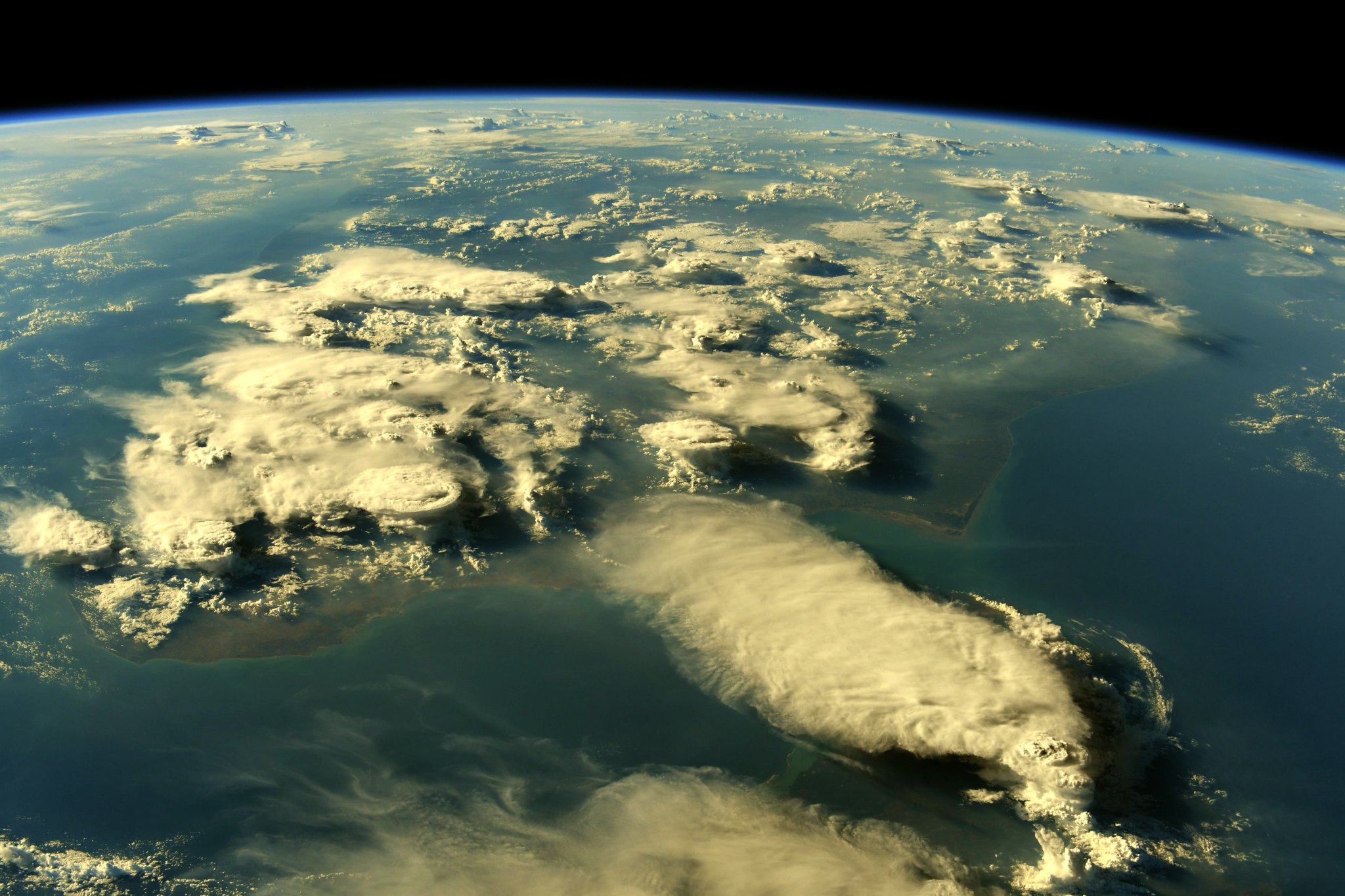 [:ja]【宇宙からの地球絶景】No.626: インドとスリランカの雷雲🇮🇳🇱🇰[:en][Earthview Wonders] No.626: Thunderstorm Over India and Sri Lanka🇮🇳🇱🇰[:]