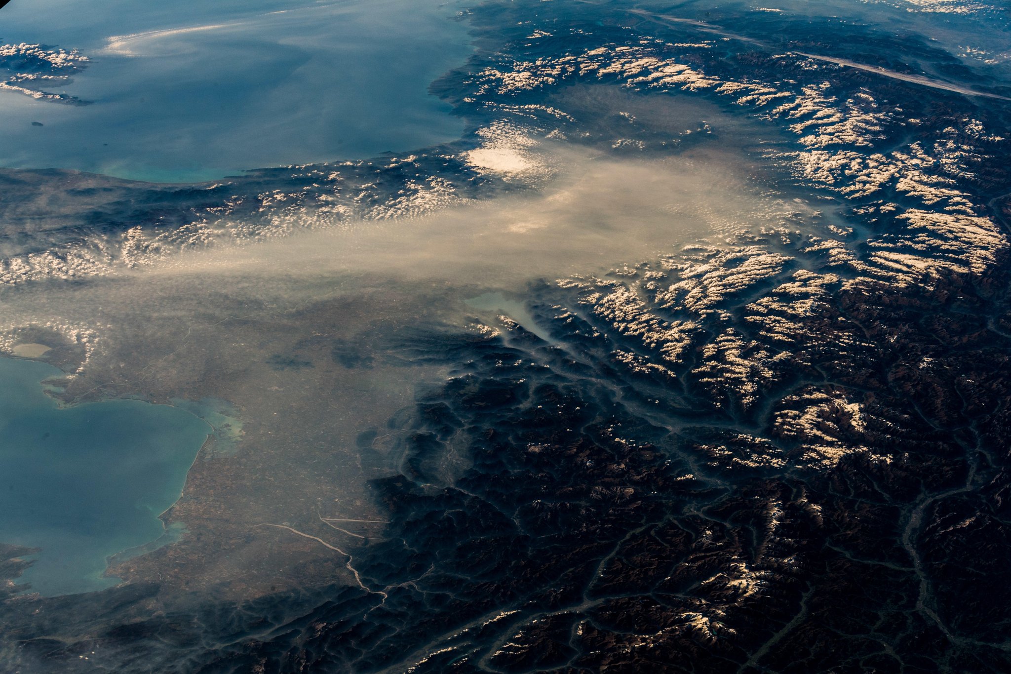 [:ja]【宇宙からの地球絶景】No.640: ヨーロッパのスモッグ🇮🇹[:en][Earthview Wonders] No.640: European Smog🇮🇹[:]