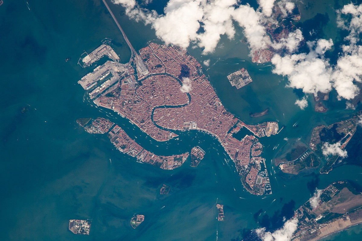 [:ja]【宇宙からの地球絶景】No.656: イタリアのベネチア🇮🇹[:en][Earthview Wonders] No.656: Venice, Italy🇮🇹[:]