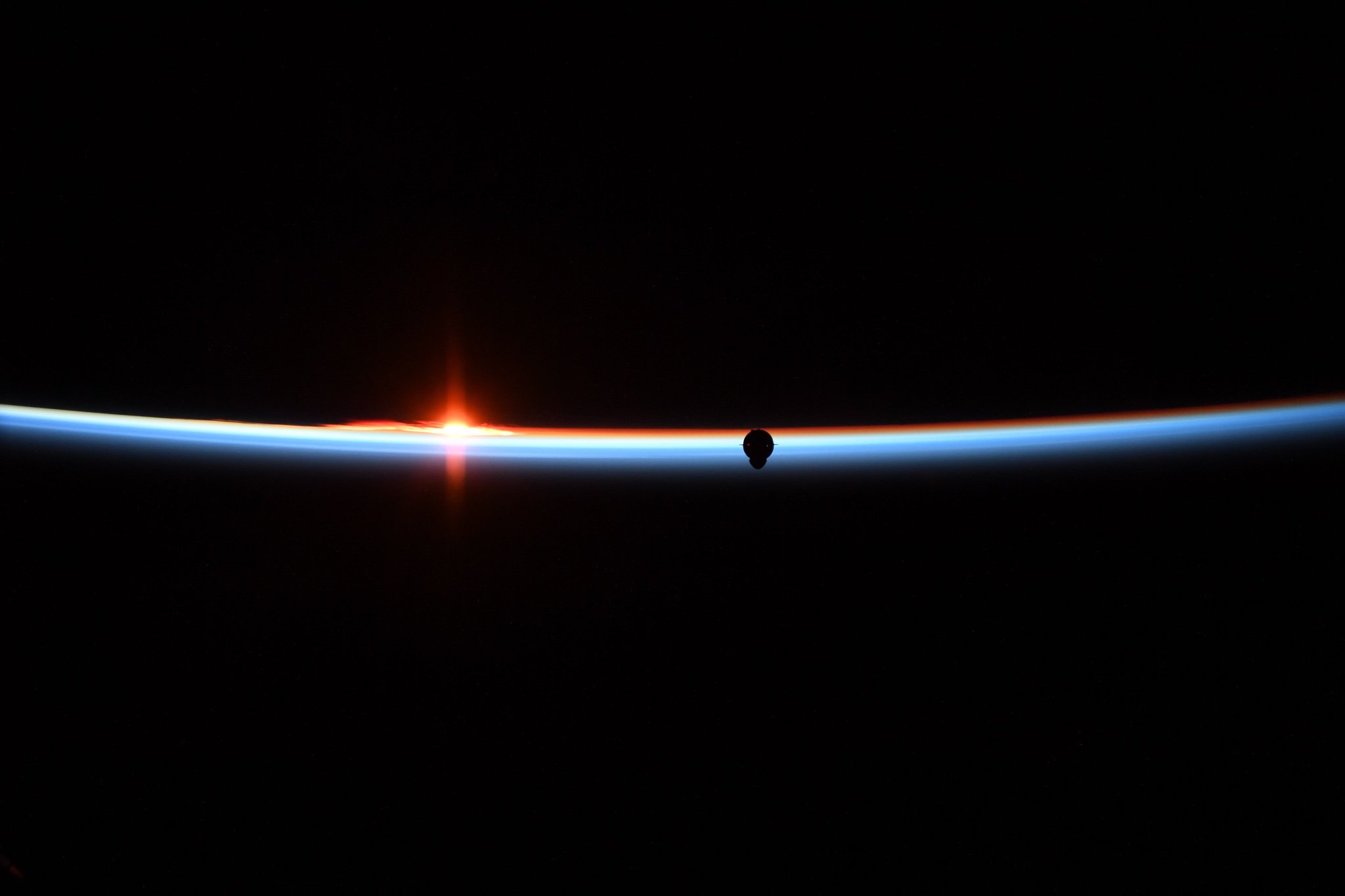 [:ja]【宇宙からの地球絶景】No.716: Crew Dragon[:en][Earthview Wonders] No.716: Crew Dragon[:]