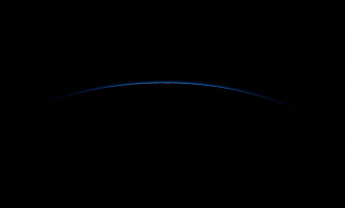 [:ja]【宇宙からの地球絶景】No.728: 地球の弧[:en][Earthview Wonders] No.728: Earth Arc[:]