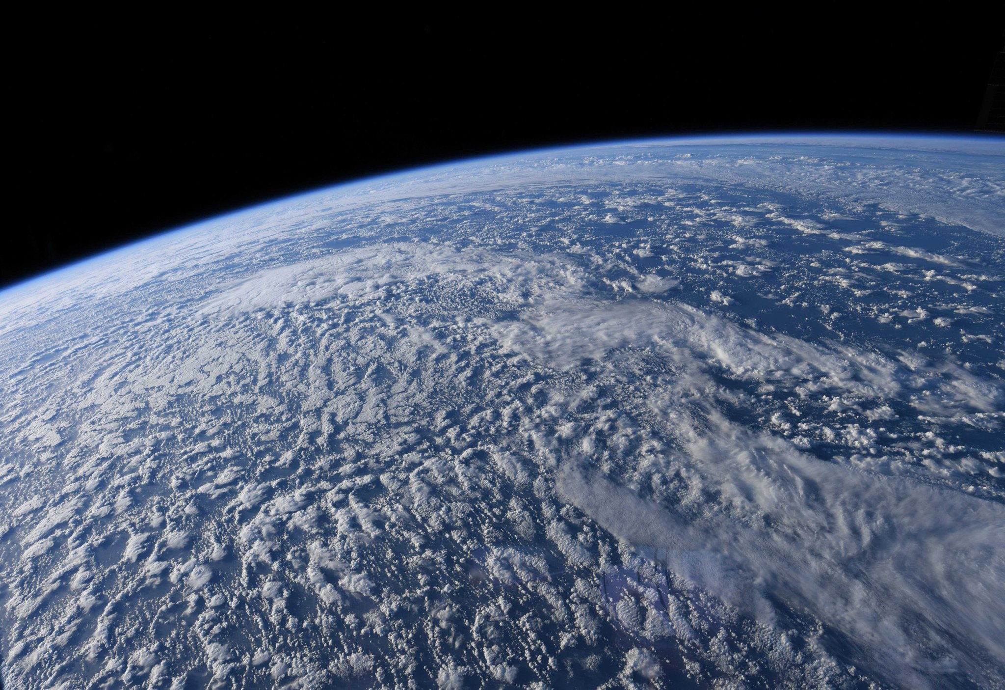[:ja]【宇宙からの地球絶景】No.777: 太平洋の雲景[:en][Earthview Wonders] No.777: Cloudscape Over the Pacific Ocean[:]