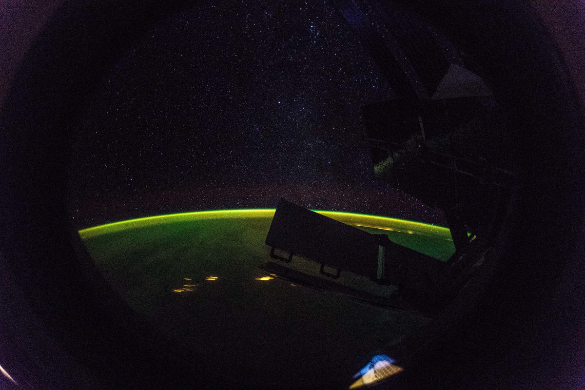 [:ja]【宇宙からの地球絶景】No.770: 大気光[:en][Earthview Wonders] No.770: Nightglow[:]