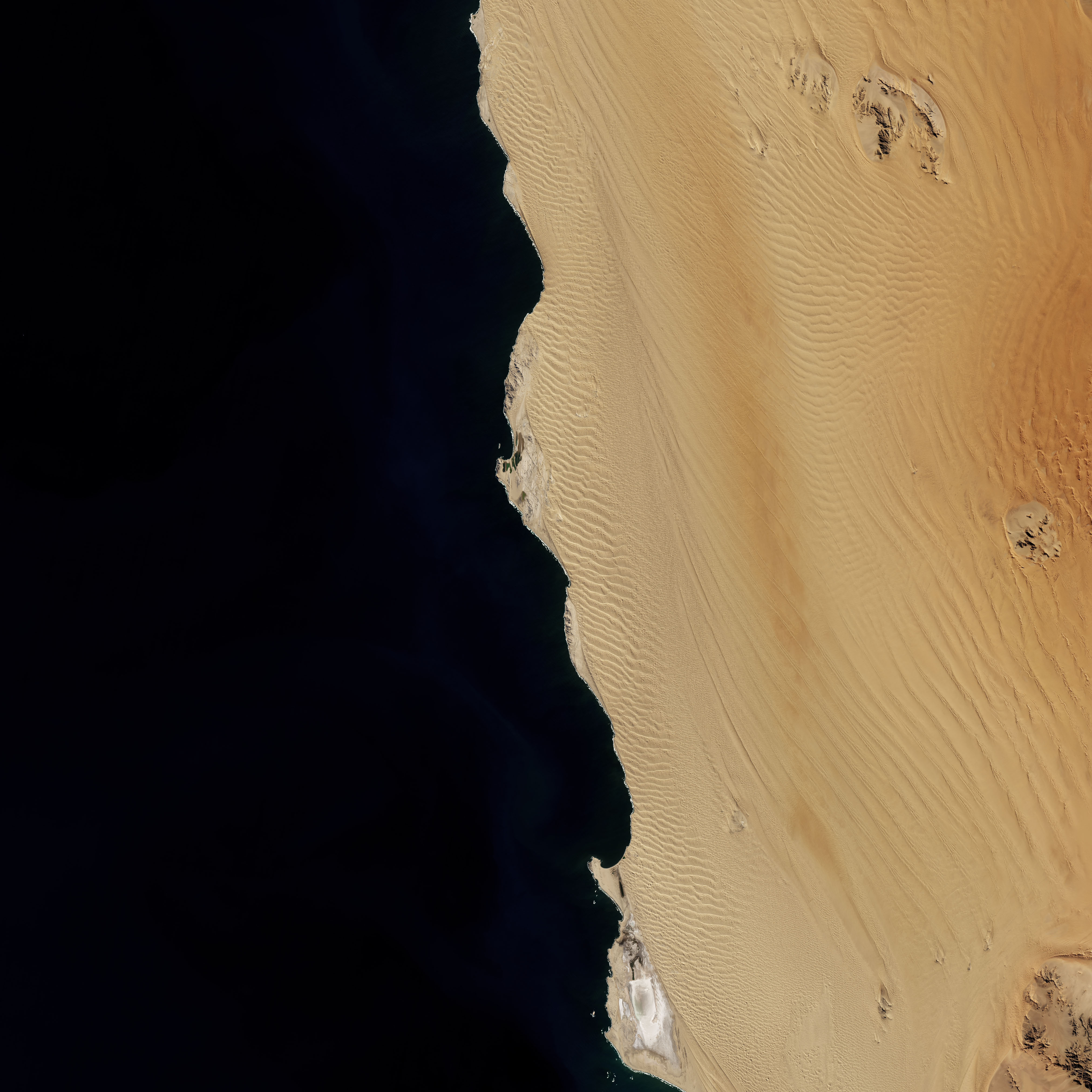 [:ja]【宇宙からの地球絶景】No.784: ナミブ砂漠の残丘🇳🇦[:en][Earthview Wonders] No.784: Inselberg of Namib Desert🇳🇦[:]